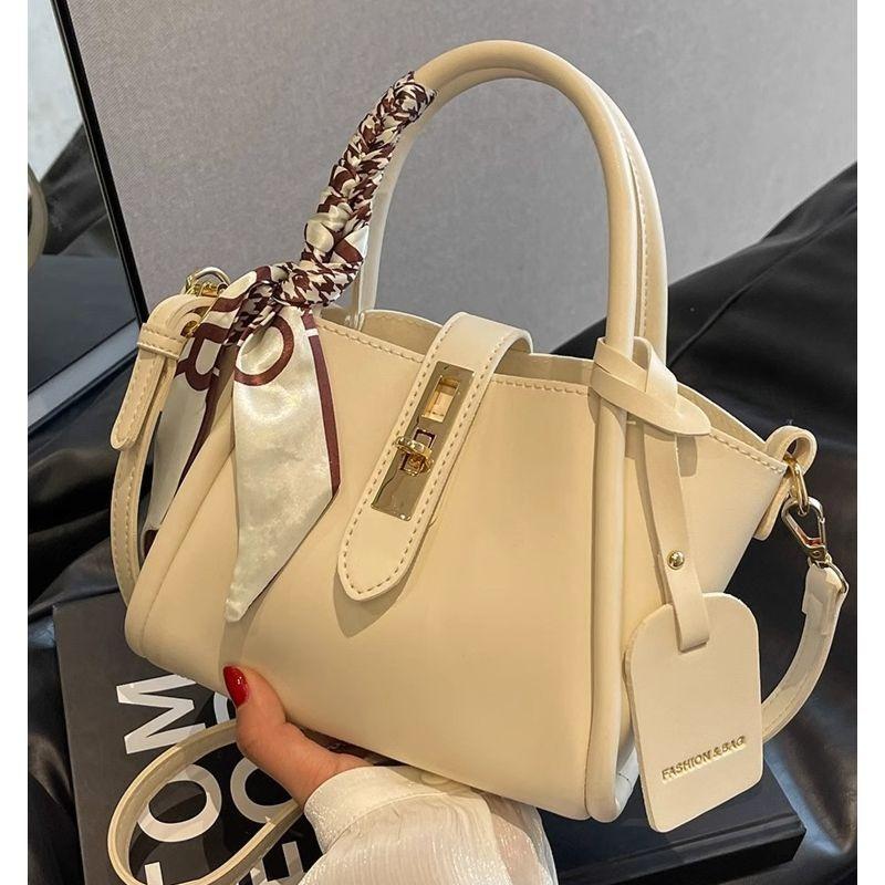 High-end small bags, women's bags versatile  new texture, popular messenger bags this year, portable bucket bags