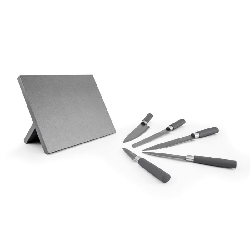 Set of 5 knives on a magnetic Kitchencook slate stand