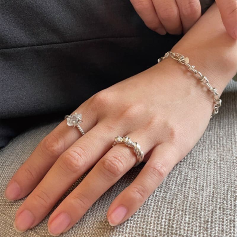 Moire_ Twist Knot Ring