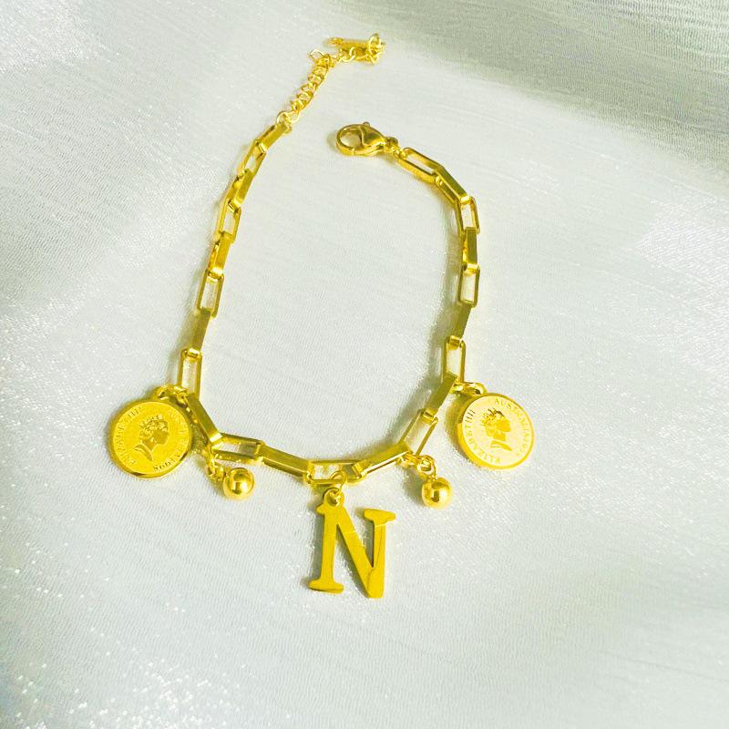 

Браслет из титановой стали с покрытием из 18-каратного золота — универсальный, модный, не выцветающий дизайн, вдохновленный трендами TikTok