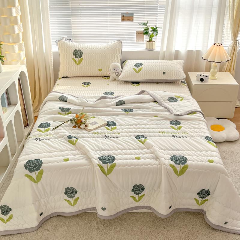 Luxury Floral Style Summer Quilt Skin-friendly Comfortable Ultra Soft Air Conditioning Cooling Quilts Home Travel Thin Blanket