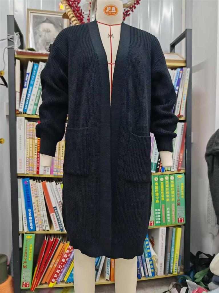 2025 Women's Solid Color Pocket Cardigan: Korean Style Knit Outerwear for Autumn/Winter