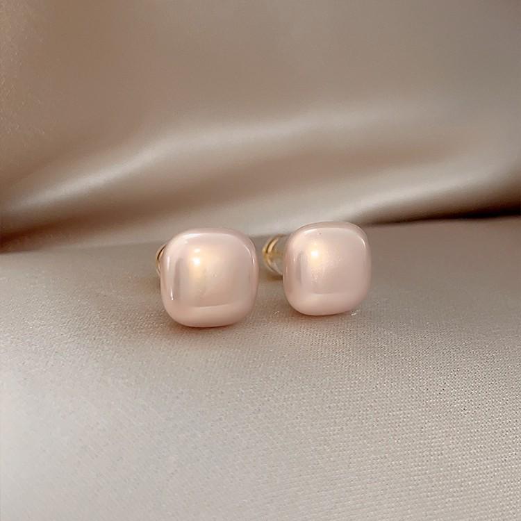 Gold-Plated, Square Pearl Stud Earrings - French Retro Style, Versatile, High-End Accessories for Women