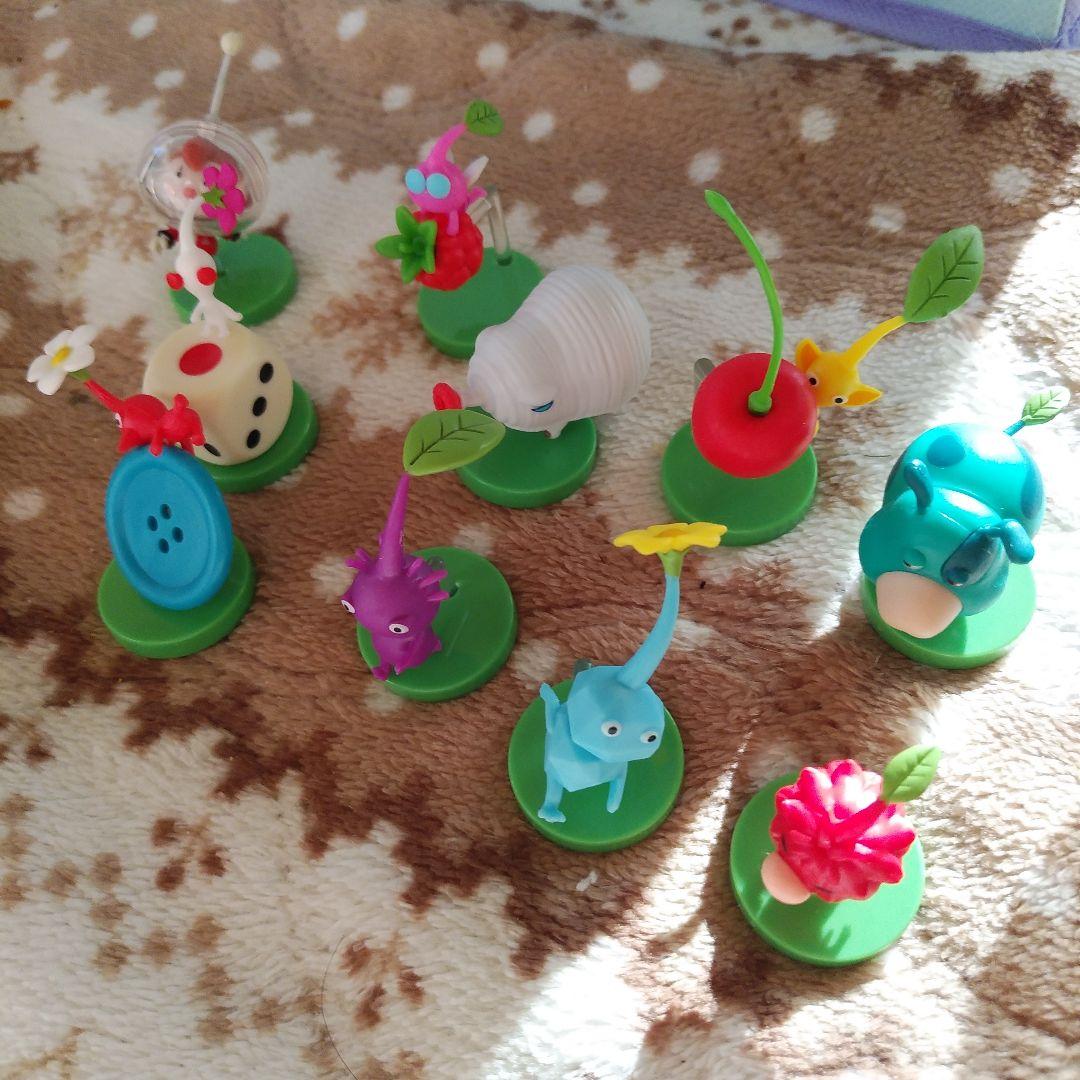 

[Б/У] Фигурка из шоколадного яйца Пикмин