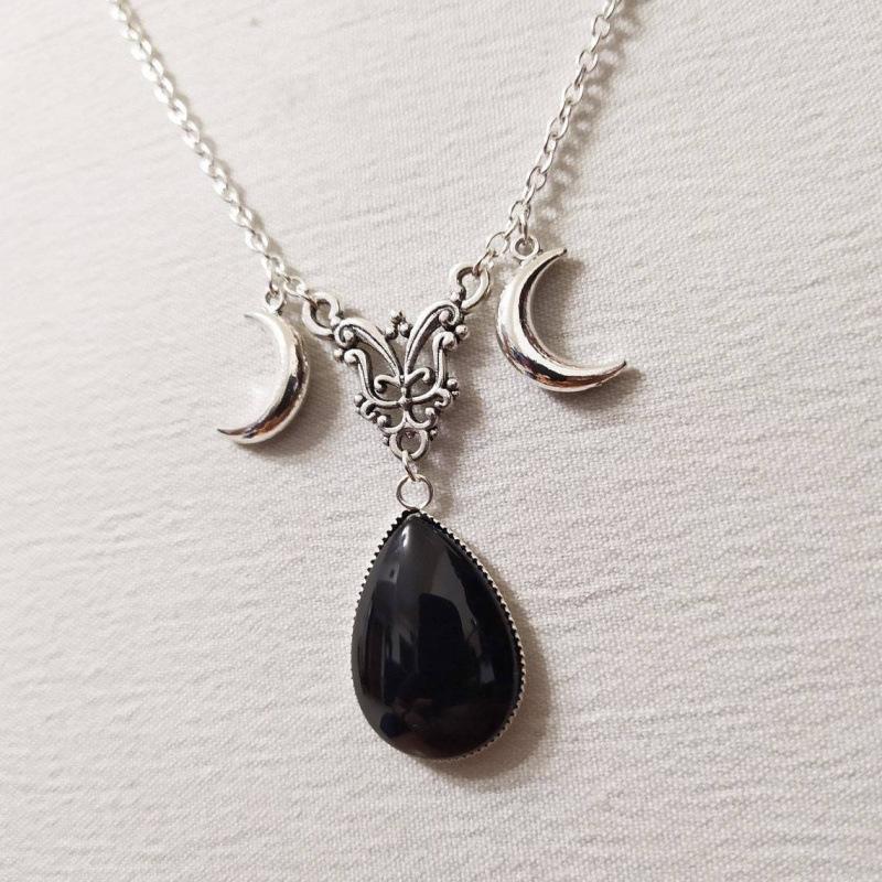 European & American Triple Moon Goddess Gothic Necklace