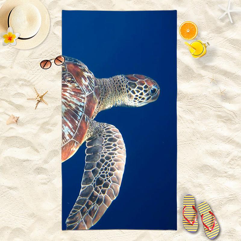 Deep Ocean Sea Turtle Beach Towel, Realistic Underwater Print Quick-Dry Towel
