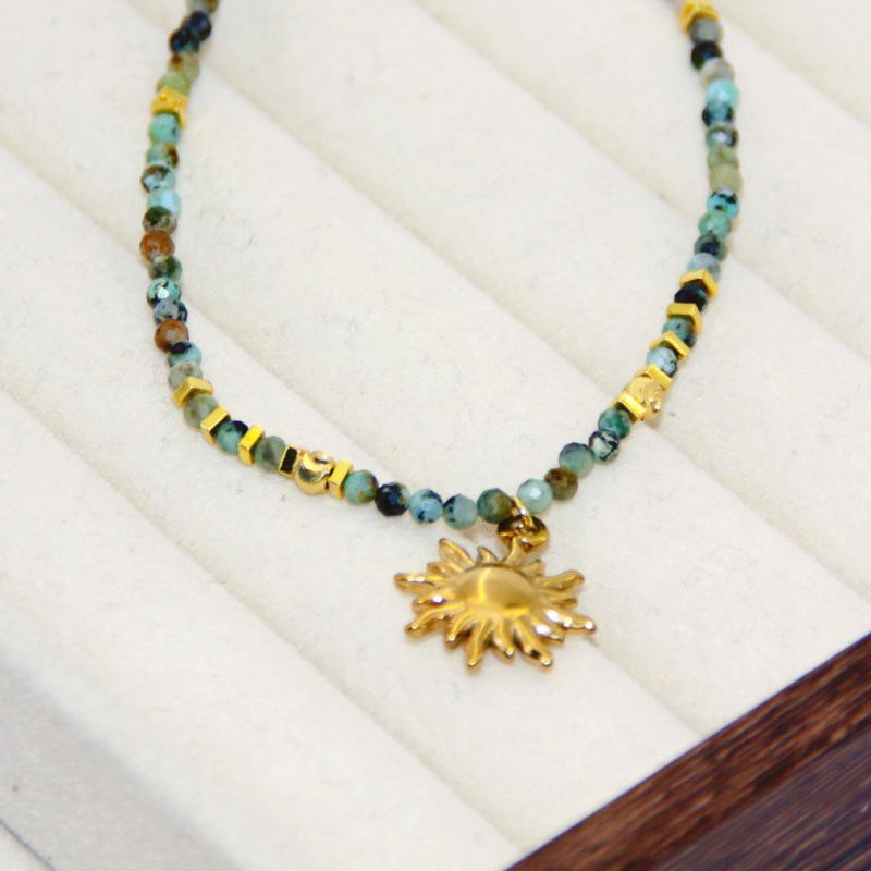 Bohemian Natural Turquoise Green Beaded Necklace - Women's Simple Fashion Stone Jewelry