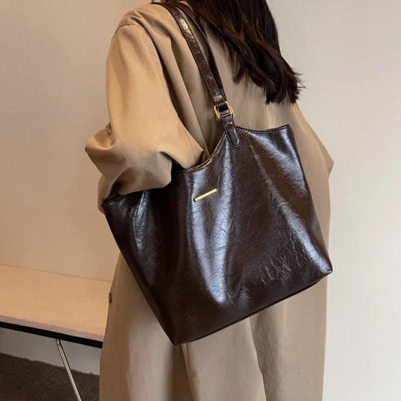 Big Women Shoulder Bags Large Capacity Tote Bag 2025 Winter Vintage Solid Color Zipper Leather Travel Retro Handbag Purse