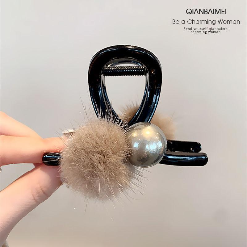 Badminton Shaped Pearl Hair Claw Elegant Side Bangs Clip Half Up Hair Shark Clip Women Daily Hair Accessories