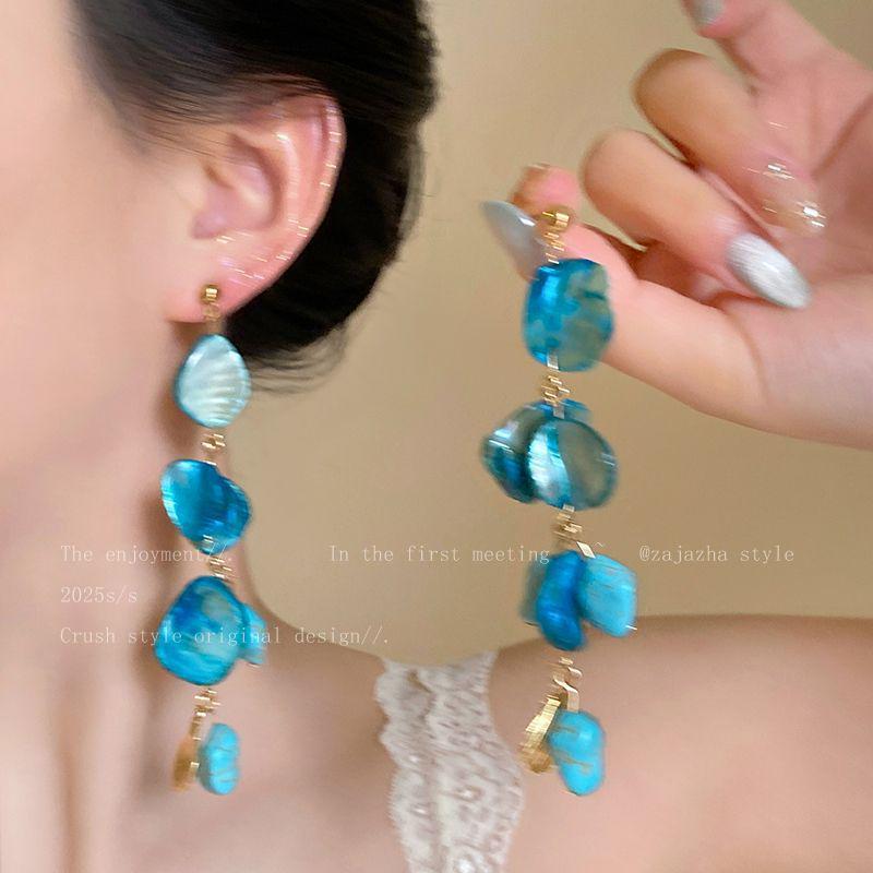 Silver Needle Cat's Eye Stone Shell Stud Earrings: Summer Seaside Style Fashionable High-End Women's Jewelry.