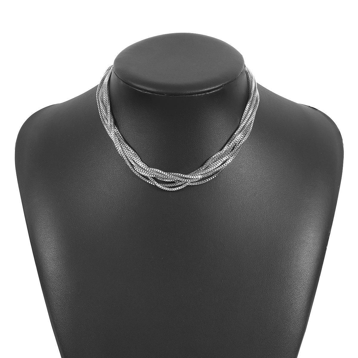

Tooxika Twisted Three-colour Twist Necklace Simple Temperament Small Multilayered Chain Stacking Choker