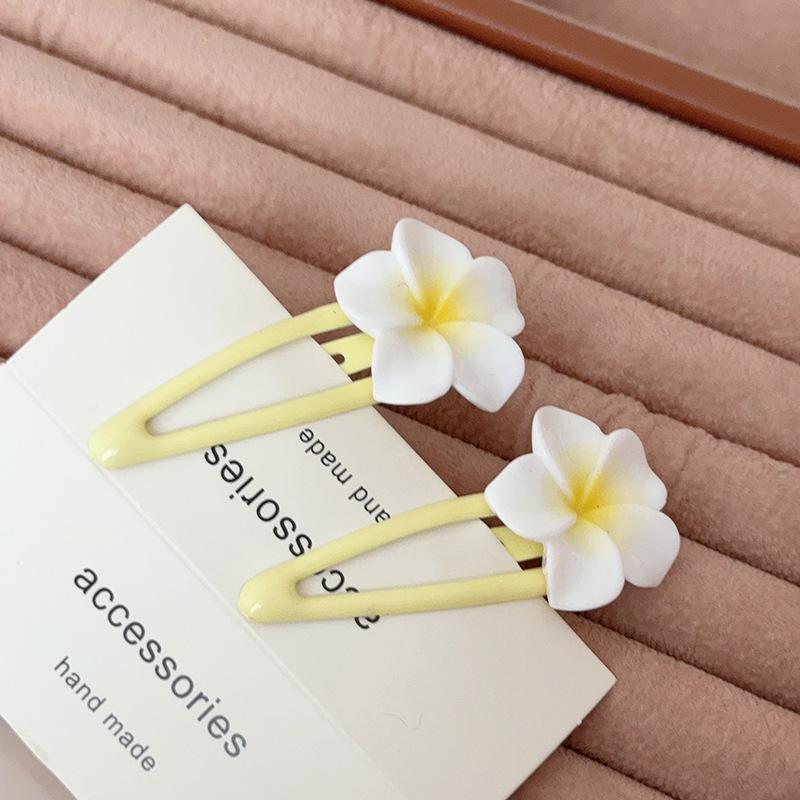 

Сбежавшая Принцесса Плюмерия Заколка для Волос - Цветочный Боковой Аксессуар для Пляжа и Детских Волос