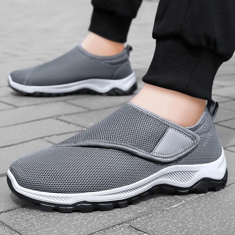 New Breathable Casual Men's Shoes Cloth Shoes Round Toe Velcro Walking Shoes