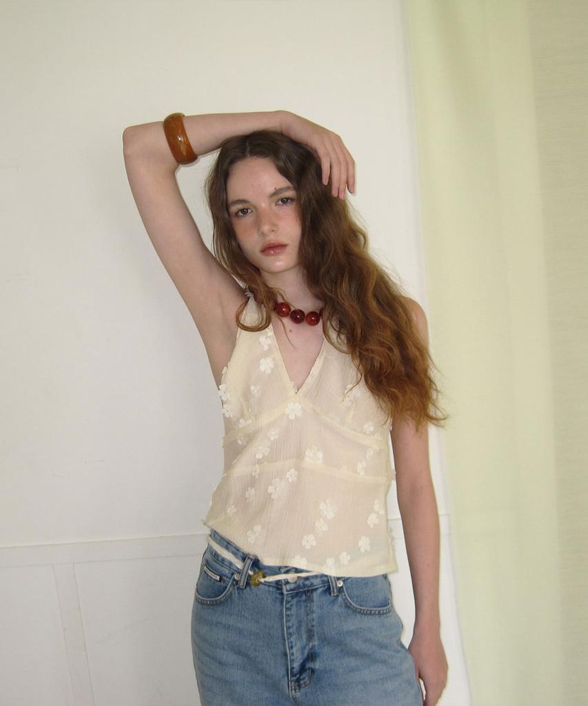 Eopaeleolakaibeu Fem Flower Halter Top - Cream