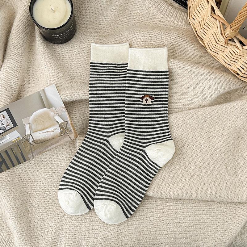 

Female Spring Summer Striped Embroidered Puppy Medium Tube Pile Cotton Socks 1 pair білий