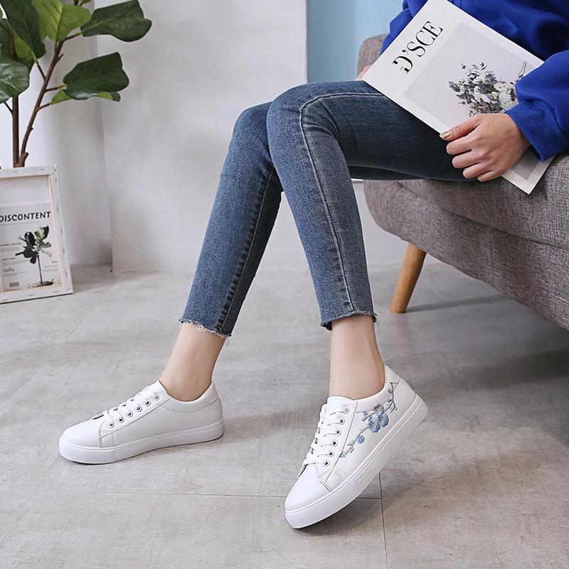Fashion Embroidered Little White Shoes Women's 2024 Spring New Student Thick Sole Board Shoes Sports  Sneakers Women Platform Shoes