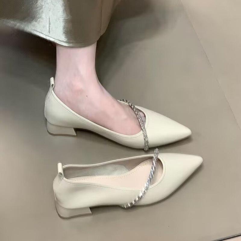 

Туфли-слипоны на мягкой подошве и квадратном каблуке Женские новые туфли с острым носком и мелким вырезом, со стразами и тонким ремешком 40