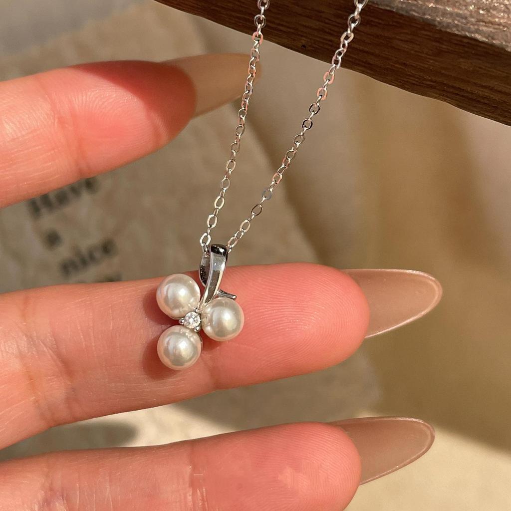 French Grape Pearl Pendant Necklace - Elegant Women's Autumn/Winter High-End Chain