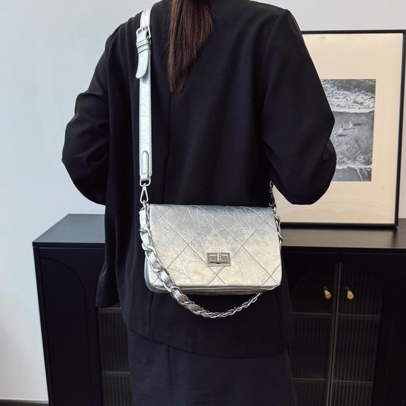 Rhombus chain shoulder commuter bag women's summer new high-end messenger small square bag