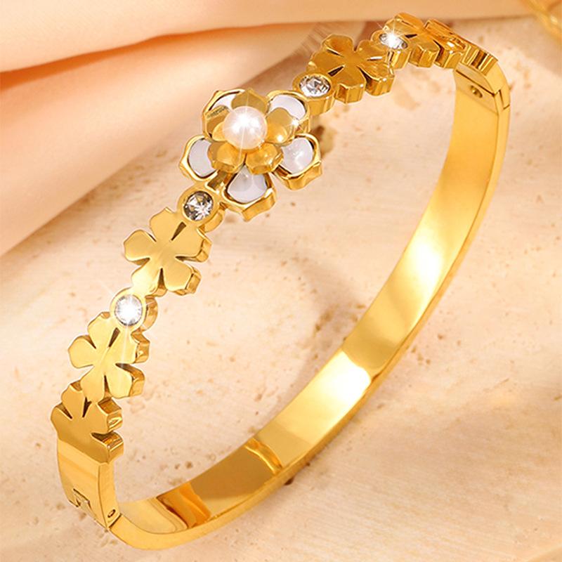 Five-petal Flower Pearl Light Luxury Ins Style Women s Bracelet 17CM