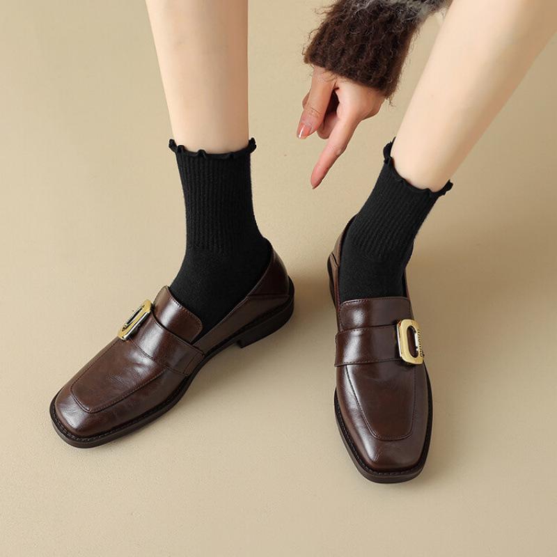 

Новая модная одинарная обувь закрывает ноги повседневная на толстой подошве нескользящая женская обувь однотонная черная большой размер круглый носок на четыре сезона маленькая кожа 39 коричневый