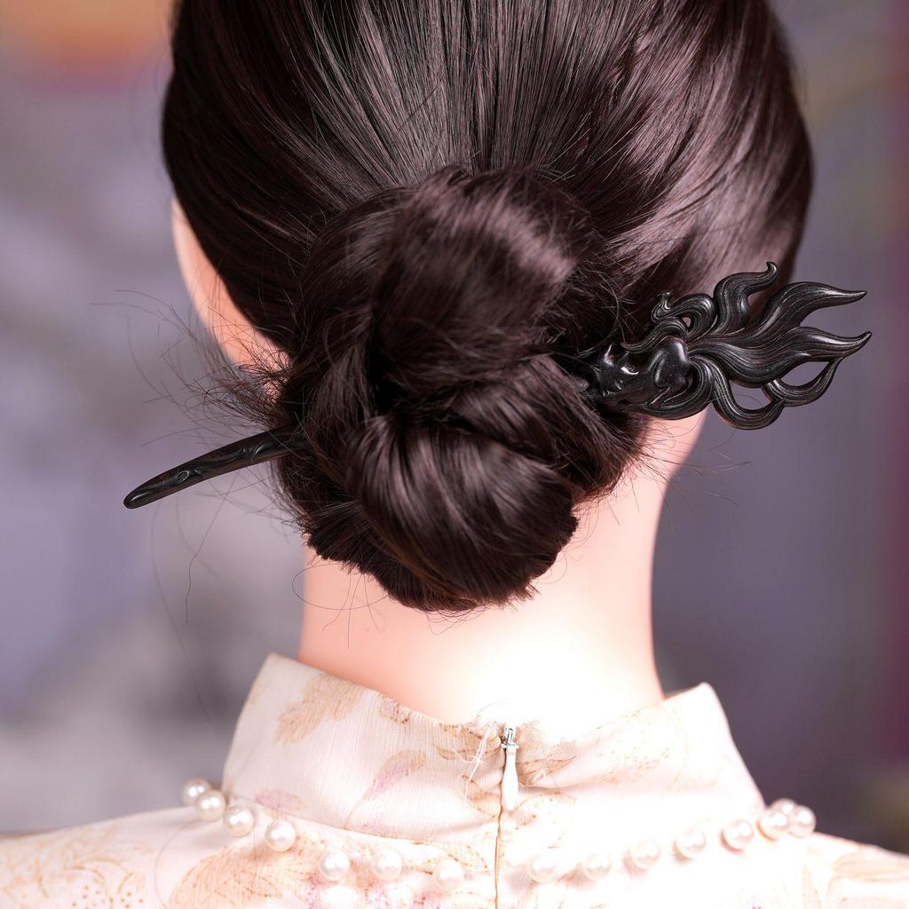 Élégante Broche à Cheveux en Santal Renard à Neuf Queues: Accessoire de chignon en bois sculpté double face style ancien exquis pour femmes
