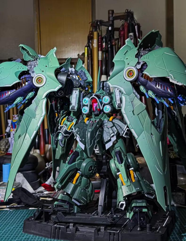 AXIS MODEL WORKS Kshatriya 1/100 Assembly Model Kit OSIRIS AERIAL DOMINATOR Lichtgevende Lamp Actiefiguren Plastic Model speelgoed