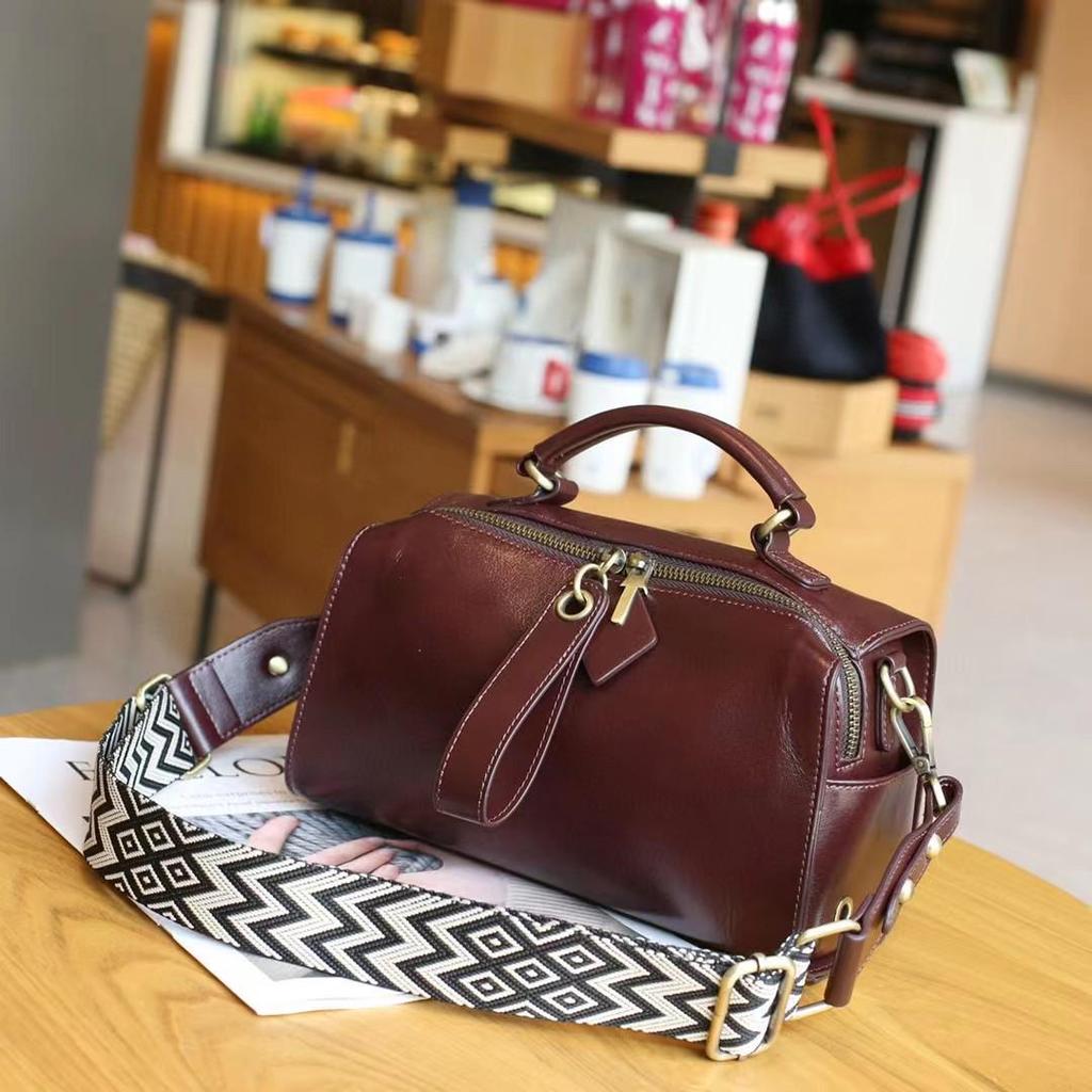 2025 Spring/Summer Women's Large-Capacity Retro Boston Square Bag - Soft Leather Crossbody Shoulder Bag