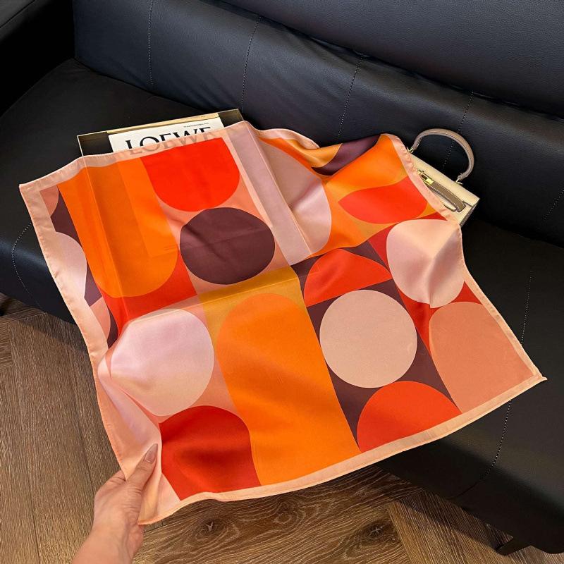New 71 * 71cm Korean version small square scarf women's silk scarf spring and summer thin sunscreen scarf neck protection tied bag headband scarf