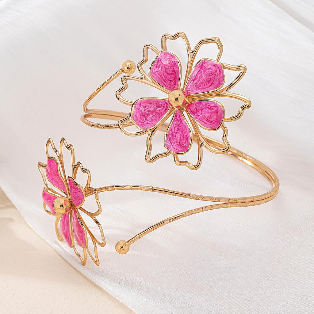 Natural Fashion Personality Exaggerated Irregular Pattern Hollow Flower Bracelet Feminine Temperament Versatile Armband