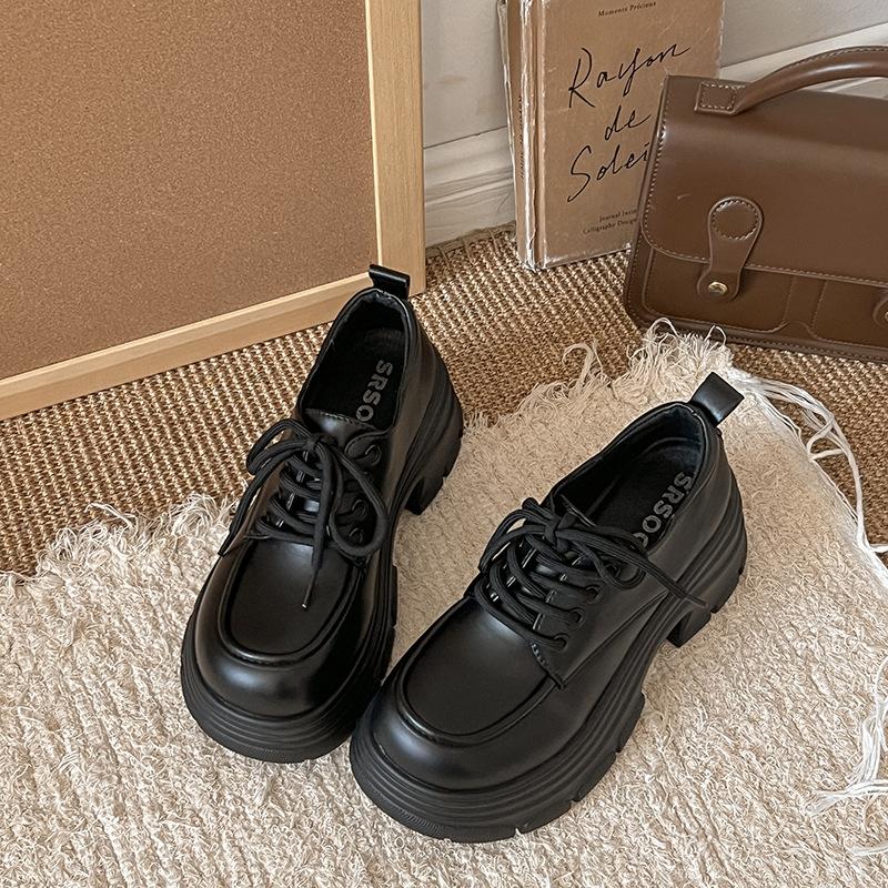 

Черные ретро платформа британский стиль маленькие кожаные туфли женские 2025 новый осенний с юбкой маленькая любовь одинарные туфли 40 матовый черный