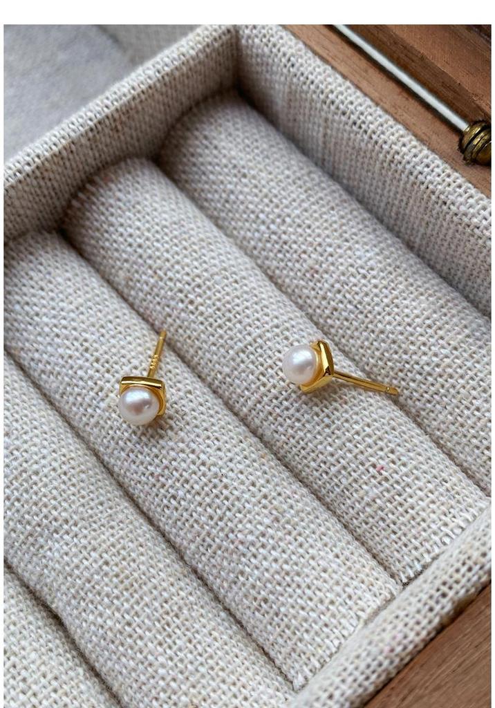 Sterling Silver Freshwater Pearl Square Stud Earrings – Elegant, Versatile, High-End Accessories for Women