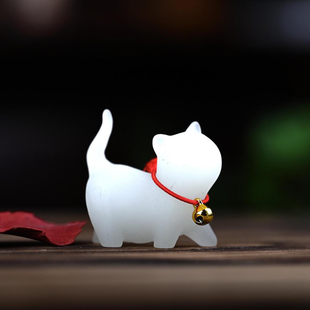 Rainbow Wood Carving: Cute Cat Desktop Ornament - Creative Miniatures for Home Decor