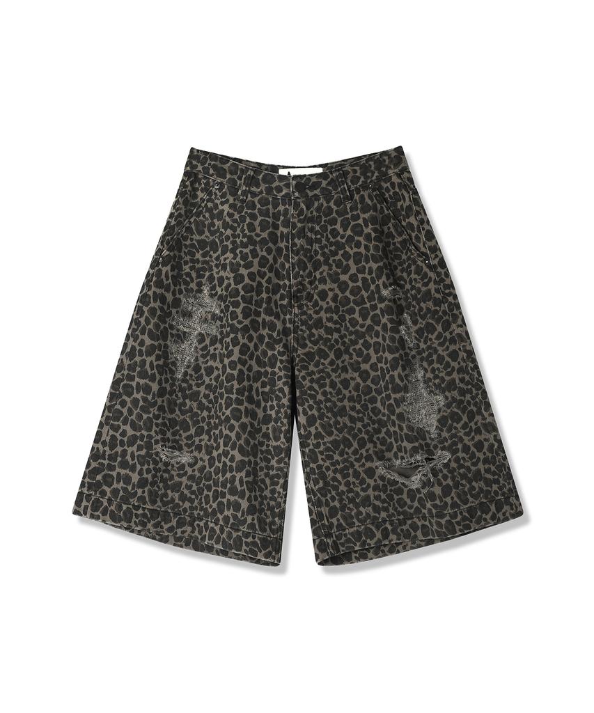 AVANDRESS Leopard Bermuda Pants
