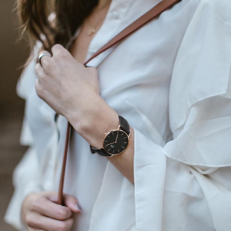DANIEL WELLINGTON PETITE Series Watch, Quartz Movement, Leather Strap, Silver Dial, Same Style for Men and Women, Simple and Versatile DW00100224