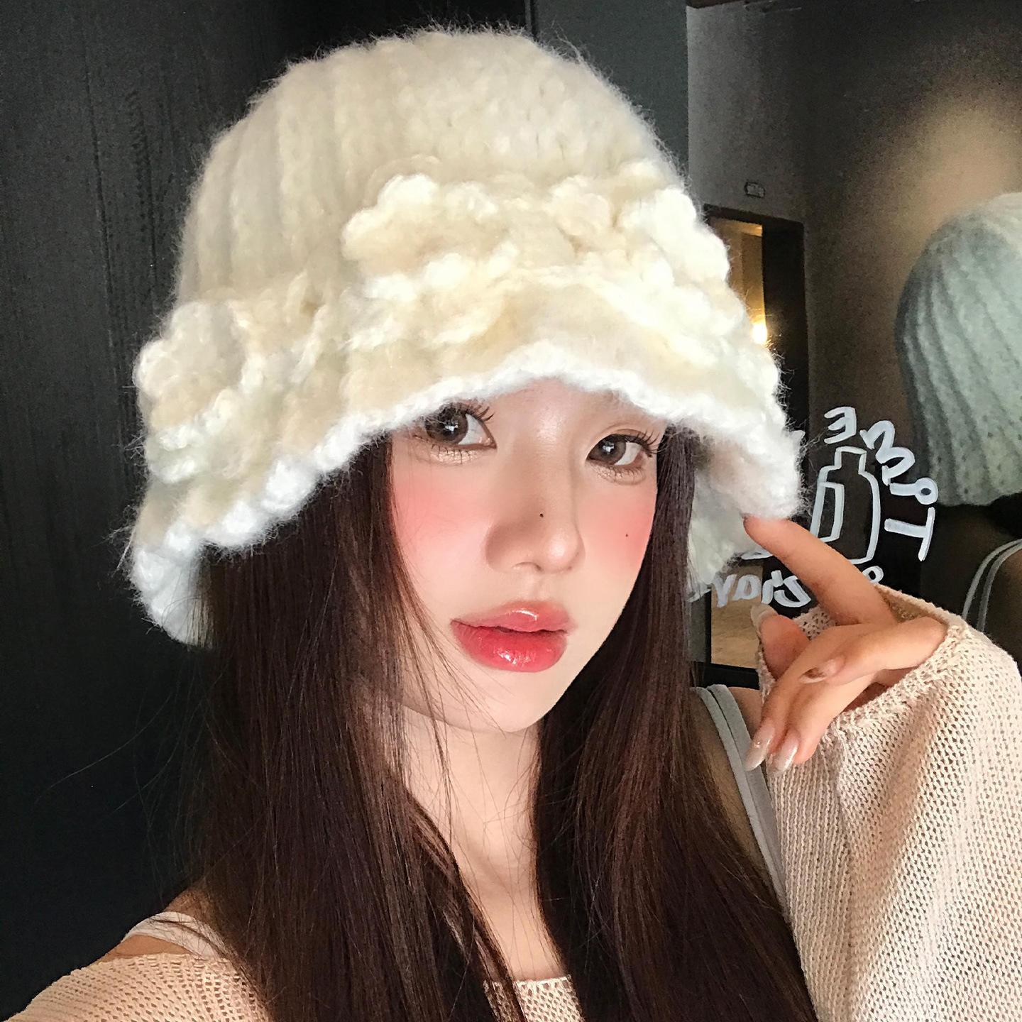 

Premium sense white flower knitted bucket hat women s autumn and winter warm basin hat showing small face big head circumference wool hat M（56-58cm）