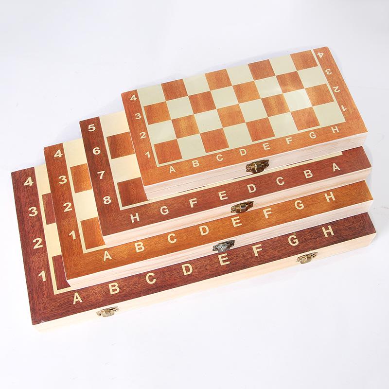 Popular Europe & America Wooden Folding Chess Set