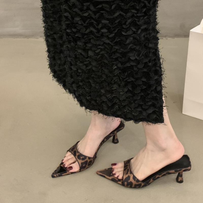 Fashion Women's Fashion Stiletto Sandals Summer New Style Pointed Open Toe Patent Leather Set Foot Anti-slip Wear Slippers