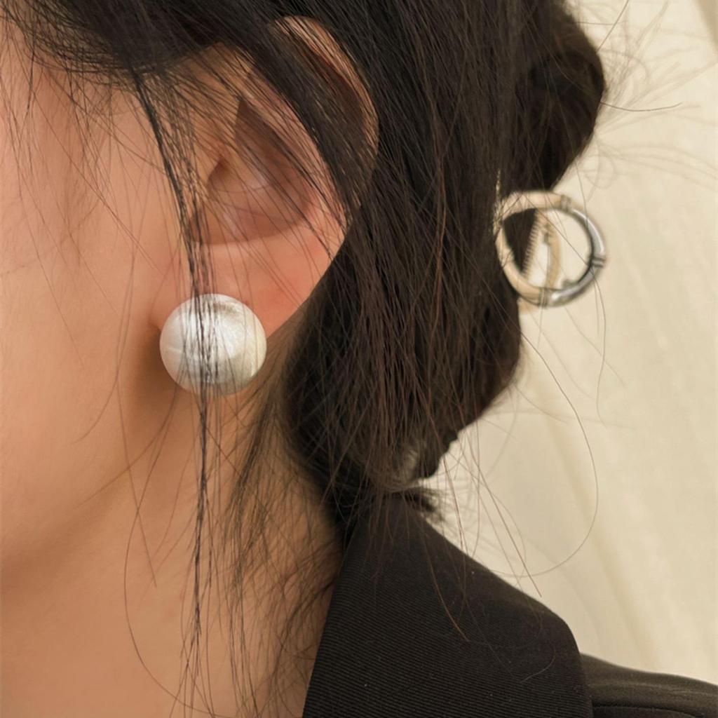 Autumn/Winter Retro Minimalist Frosted Ball Stud Earrings for Women