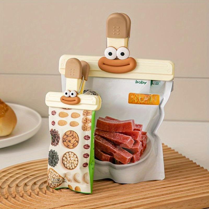 3pcs cartoon food sealing clips, moisture-proof plastic snack clips, multi-use for kitchen, office and school storage.