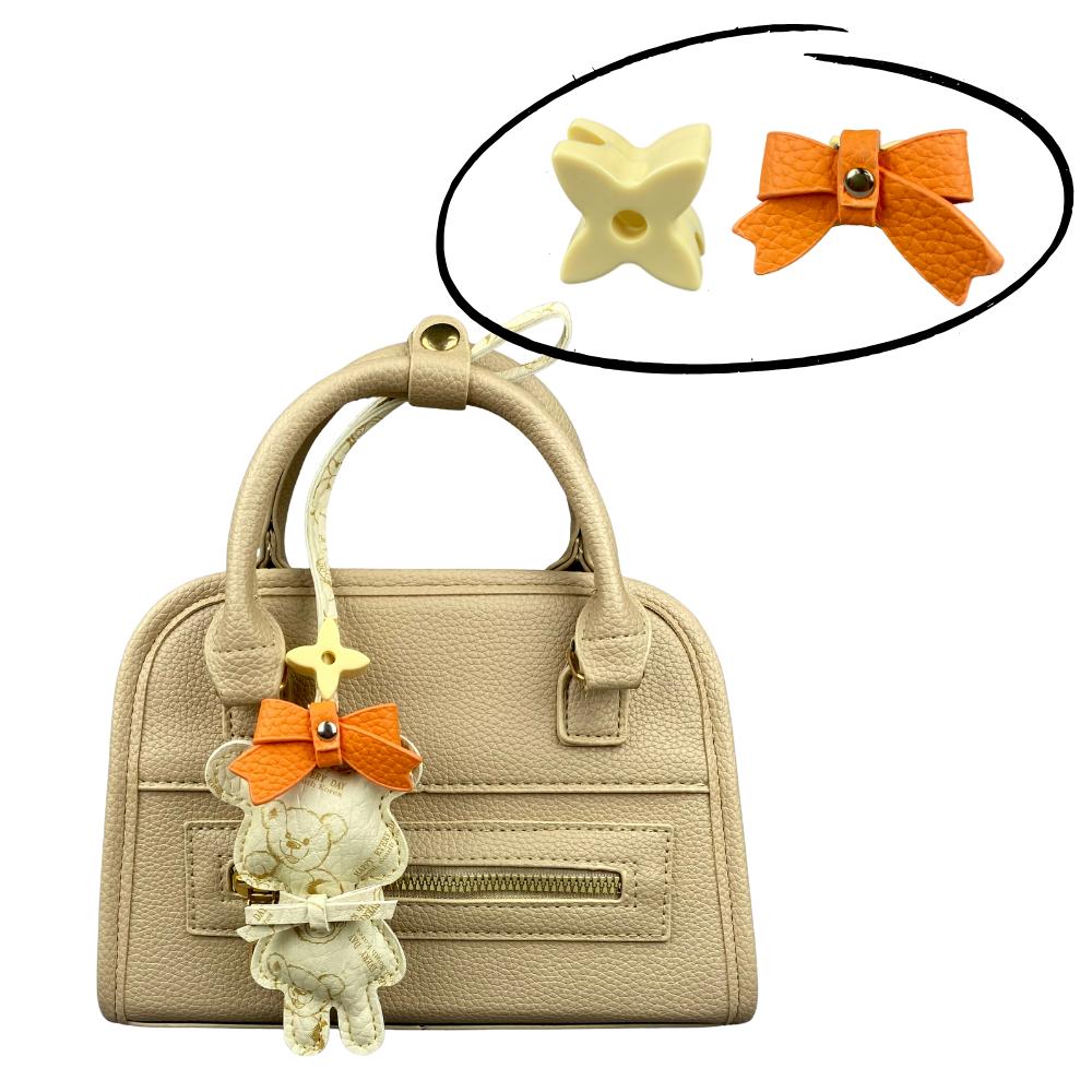 Handmade Leather Bear Bag Charm/Keychain-Detachable Leather Bow/Four-Leaf Clover Bead-PU Leather-Cute Animal Carrying Accessory