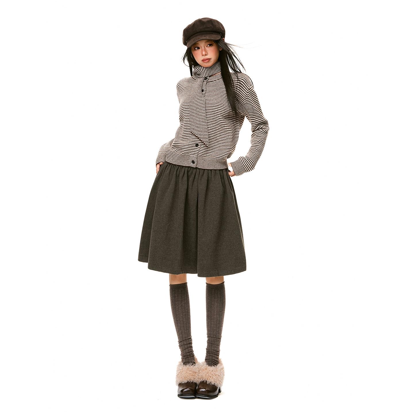 

25th OOTD! | Women s Thick Woolen Midi Skirt: A-line, Elastic Waist, Slim-Fit Umbrella Design for Autumn/Winter 2025 L