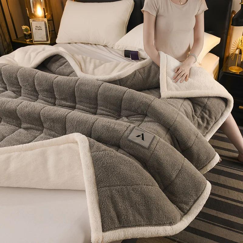 Super měkká hřejivá deka tepelná třívrstvá vážená sametová jednobarevná přikrývka na postel fleecová deka přehoz na postel pro dospělé zimní