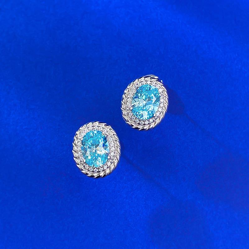 1.5 Carat Sky Blue Threaded Stud Earrings Light Luxury Temperament