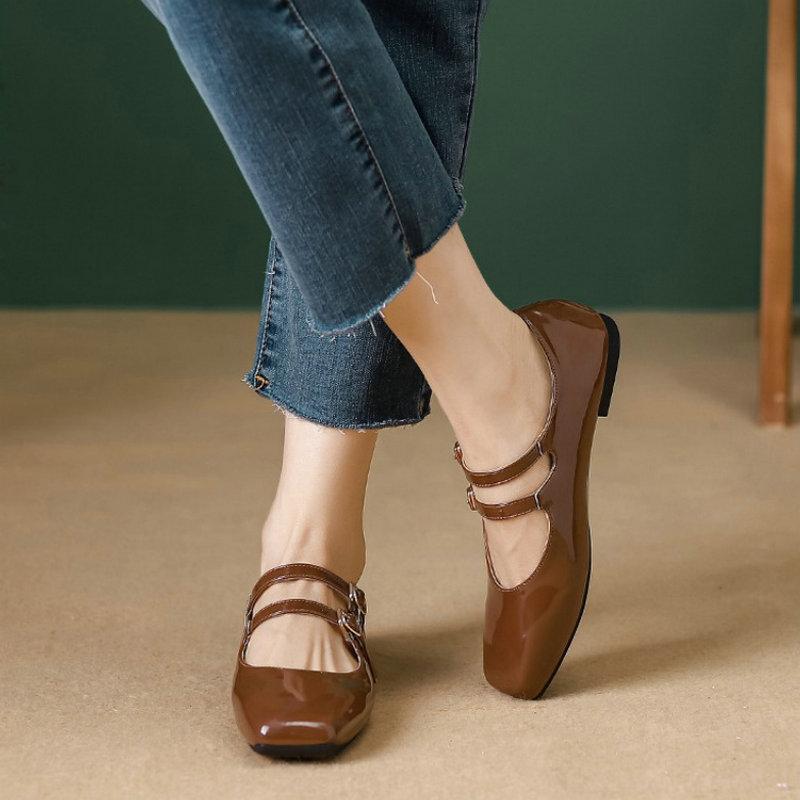 Fashion Flat Shoes Women's 2025 Spring Autumn Retro Shallow Patent Leather Red Mary Jane Shoes Large Size 42 43 44 Women's Shoes