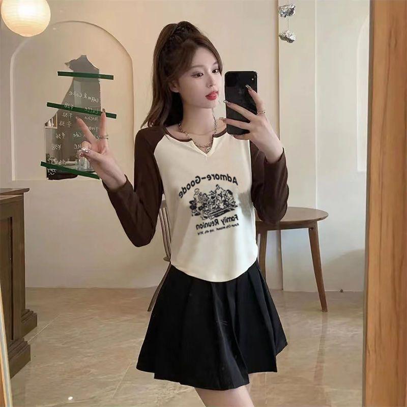 Long-sleeved T-shirt for Women, A Korean-style Top for Autumn and Winter, with A V-neck Base Layer Worn Inside