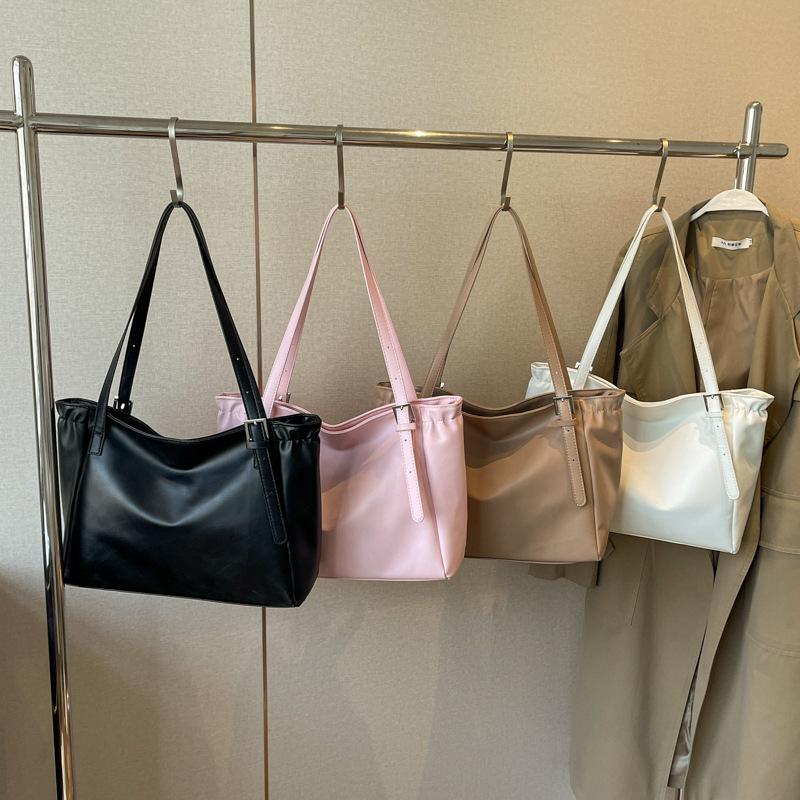 Casual Retro Women's Bag 2025 New Fashion Shoulder Bag Large Capacity Commuter Bag College Student Portable Tote Bag