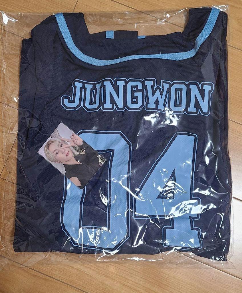 [USED] ENHYPEN Jungwon uniform