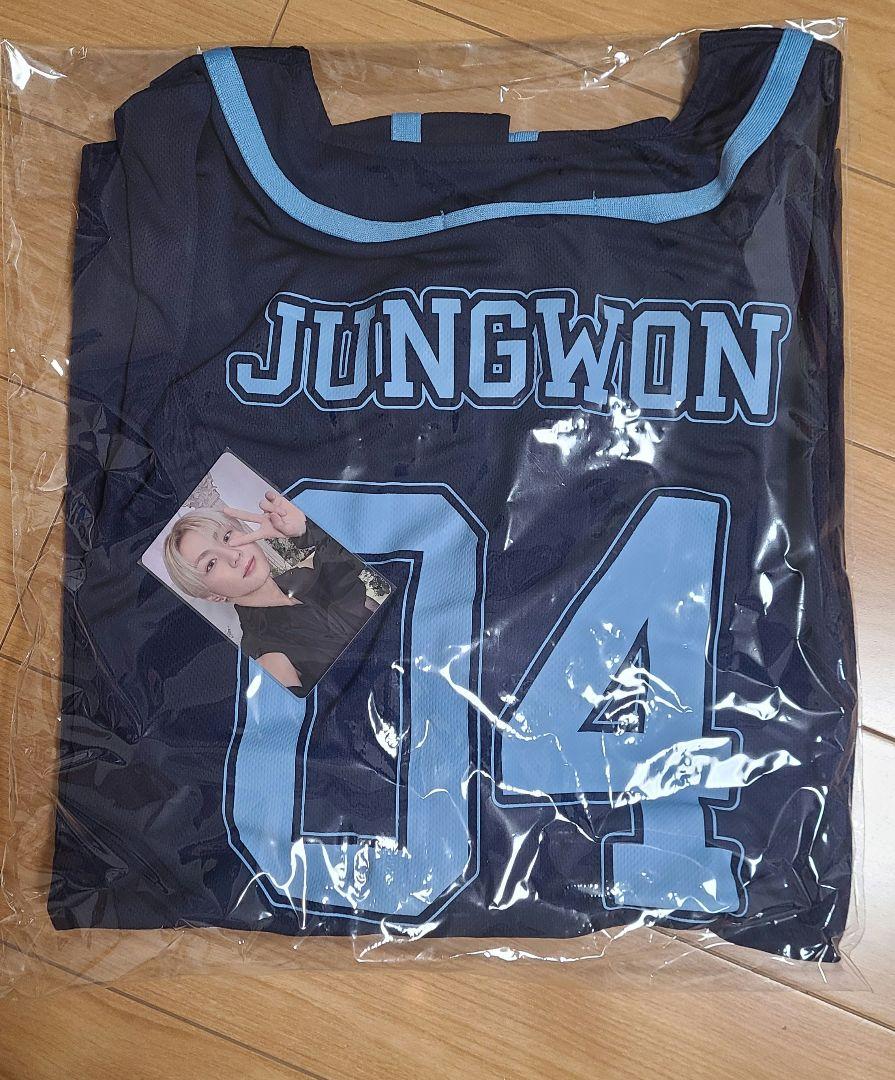 

[Б/У] Форма Чонвона из ENHYPEN