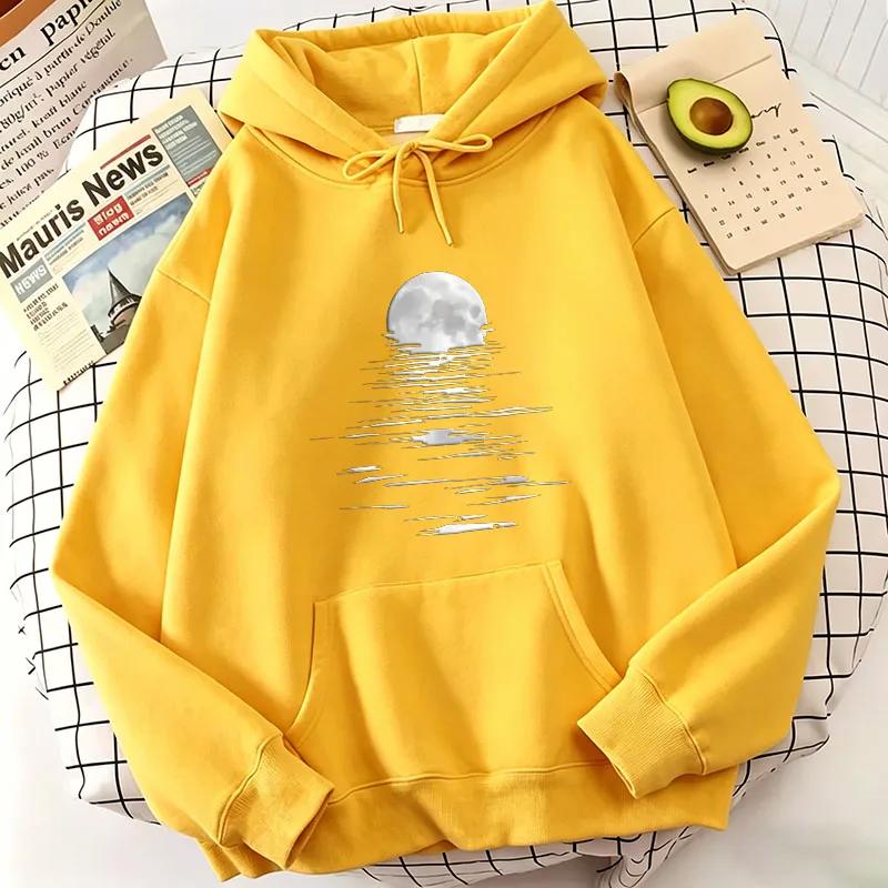 2026 Retro Moon Graphic Printed Women Hoodie Loose Soft Spring Autumn Winter Casual Sweatshirt Women Long Sleeve Pocket Pullover